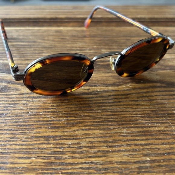 Vintage Giorgio Armani Oval Tortoiseshell Sunglasses Made Italy 90s - Picture 2 of 16